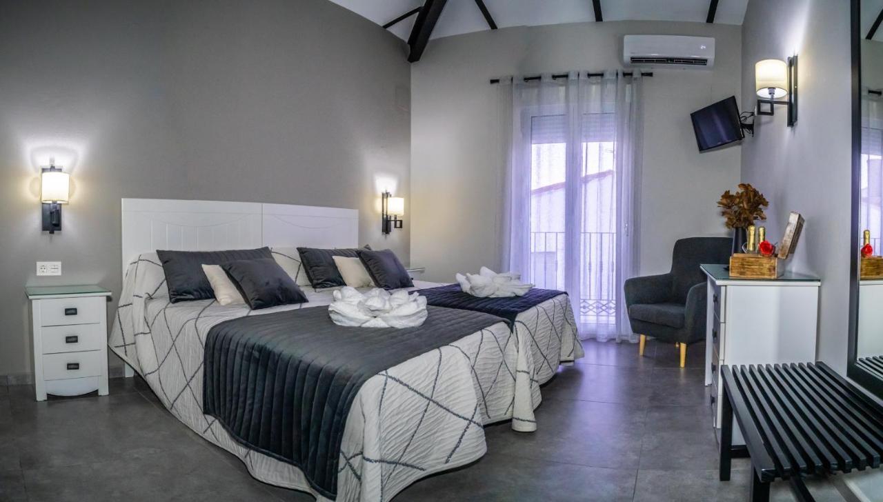 Apartamentos Turisticos El Altozano Fuentes De Leon Ngoại thất bức ảnh