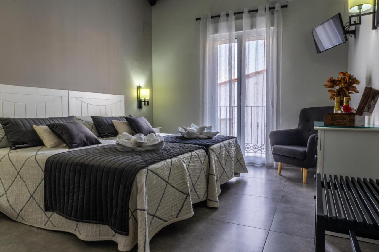 Apartamentos Turisticos El Altozano Fuentes De Leon Ngoại thất bức ảnh