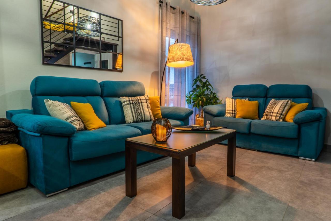 Apartamentos Turisticos El Altozano Fuentes De Leon Ngoại thất bức ảnh
