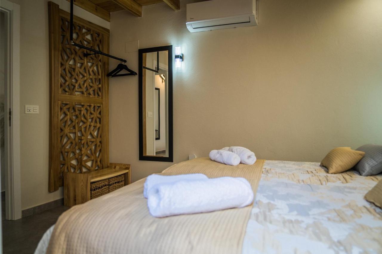 Apartamentos Turisticos El Altozano Fuentes De Leon Ngoại thất bức ảnh