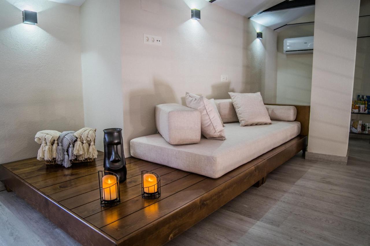 Apartamentos Turisticos El Altozano Fuentes De Leon Ngoại thất bức ảnh
