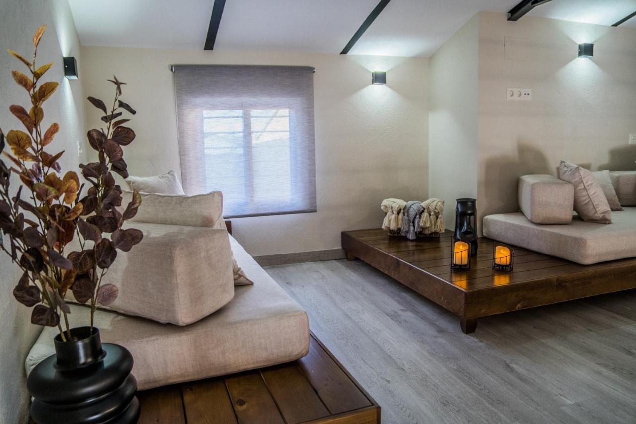 Apartamentos Turisticos El Altozano Fuentes De Leon Ngoại thất bức ảnh